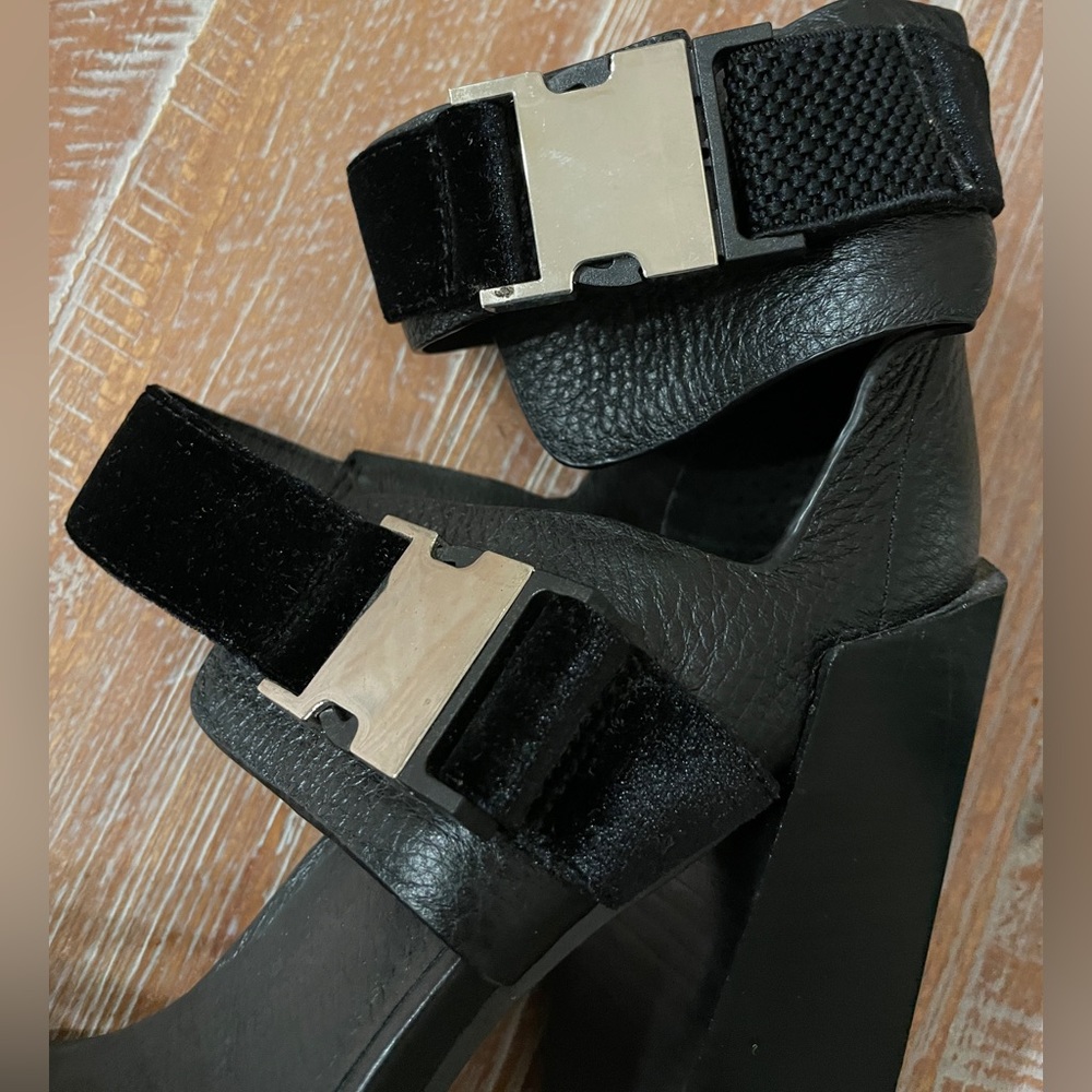 Manning Cartell Transformer Buckle strap block Heels - Picture 9 of 15